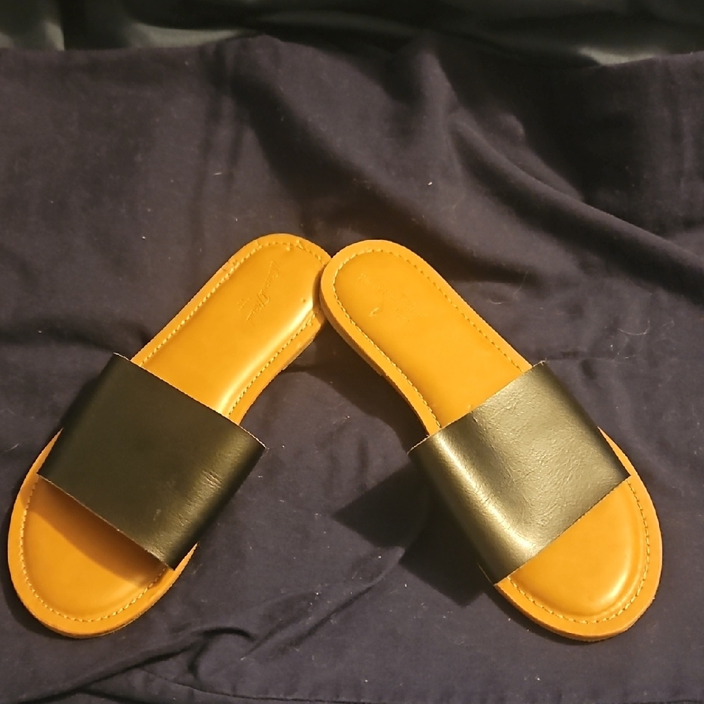 Black and Tan Women's Slide Sandals